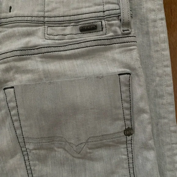 Authentic Diesel DNA F/W 2016 0676M Stretch Tepphar Slim Carrot Fit Jeans - Picture 3 of 14